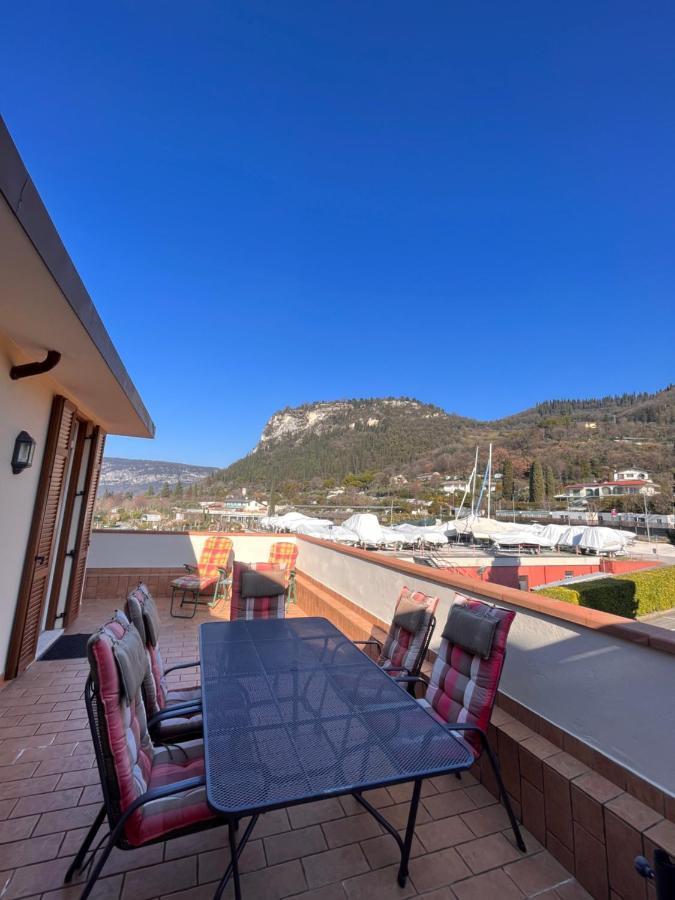 Favola Bella The Panoramic Penthouse Apartment Bardolino Exterior photo